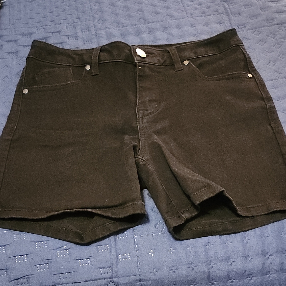 EUC 1822 BLACK DENIM SHORTS